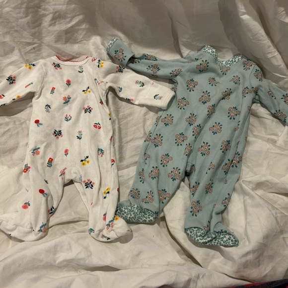 Carters body suits - Picture 2 of 6